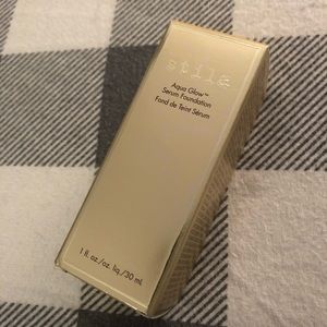 Stila Aqua Glow Serum Foundation